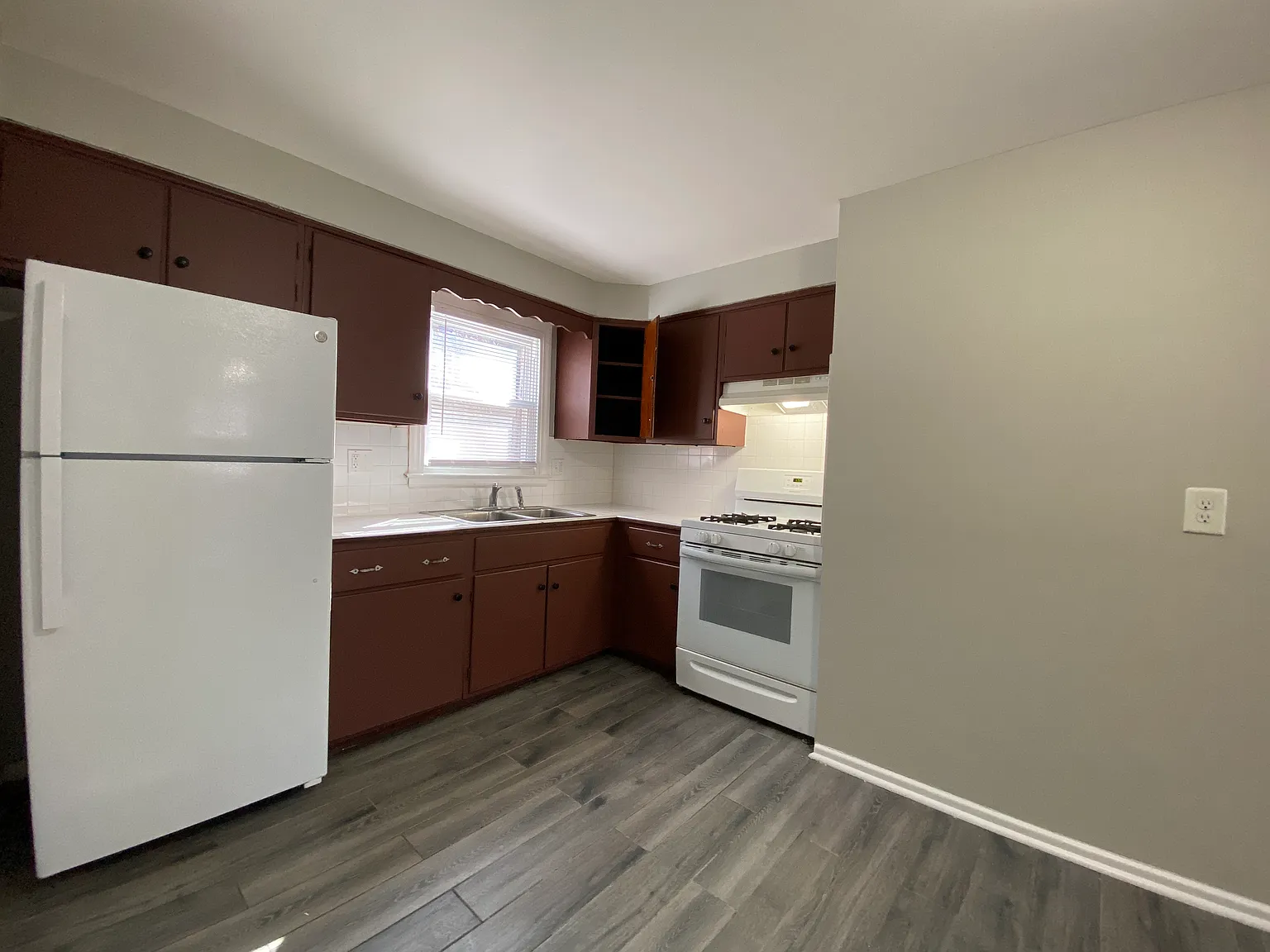 2 bed, $1,650 — Photo 3