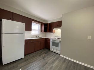 641 Newhall St #R1, Hamden, CT 06517