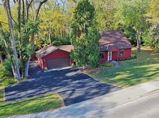 749 S Old Rand Rd, Lake Zurich, IL 60047