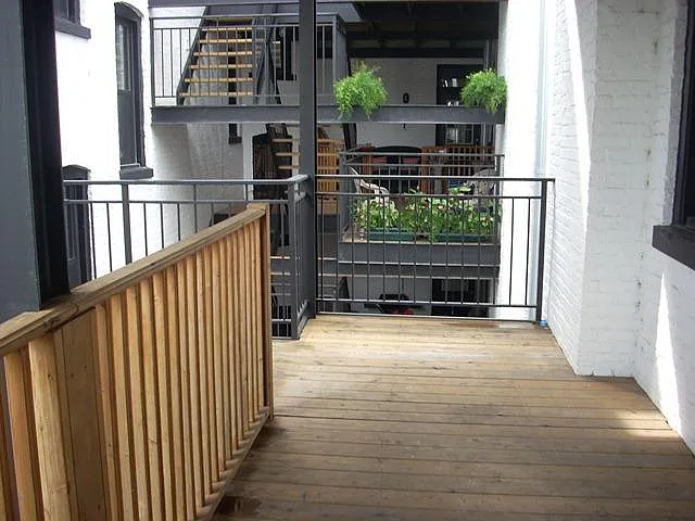 1023 W Webster Ave #2 — Photo 9