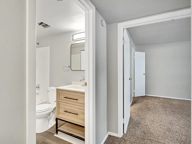 902 S Walden St #106 — Photo 13