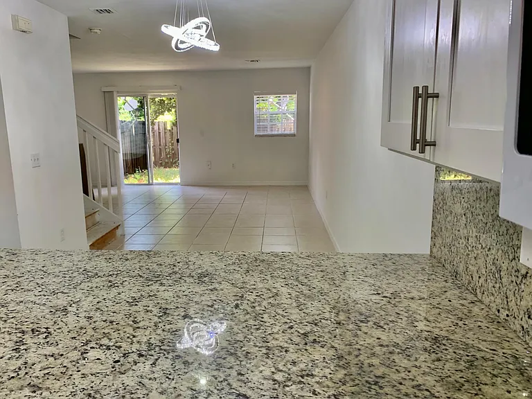 2314 Johnson St #12 — Photo 6