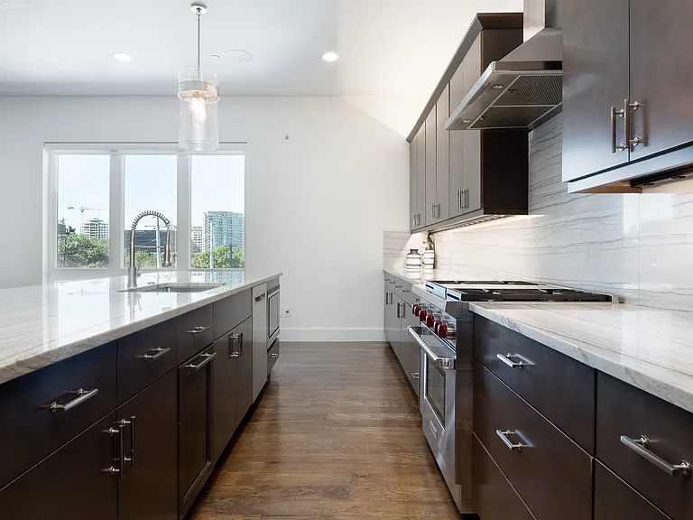 2934 N Hall St #401 — Photo 7