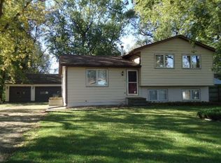 1739 Robin Rd, Waterloo, IA 50701