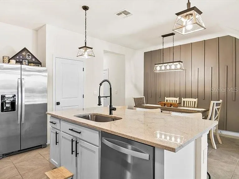 17741 Crescent Moon Loop — Photo 3