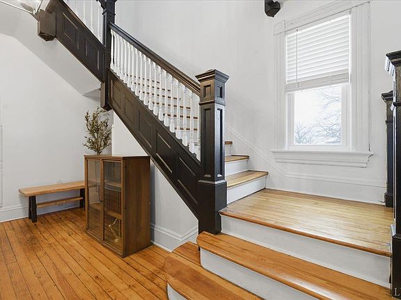 2nd image of 509 Franklin St