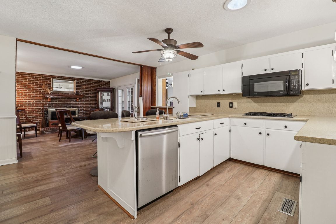 next background image