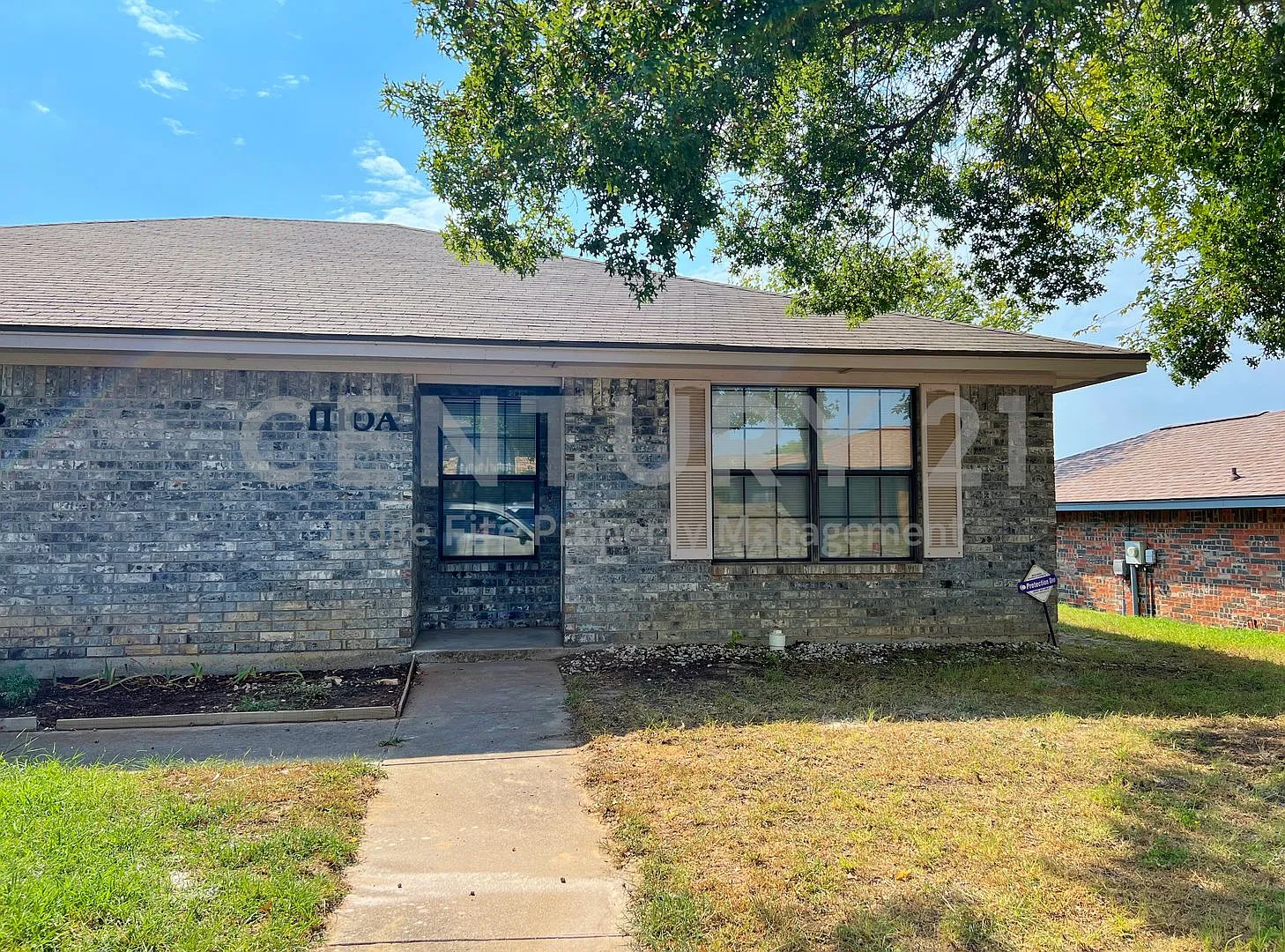 Adorable 2/2 Duplex in Weatherford For Rent! — Photo 1