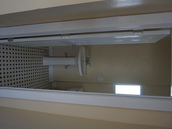 5th image of 808 Palm St