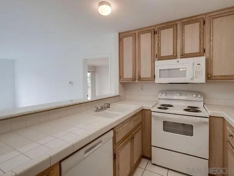 2045 Burton St #51 — Photo 11