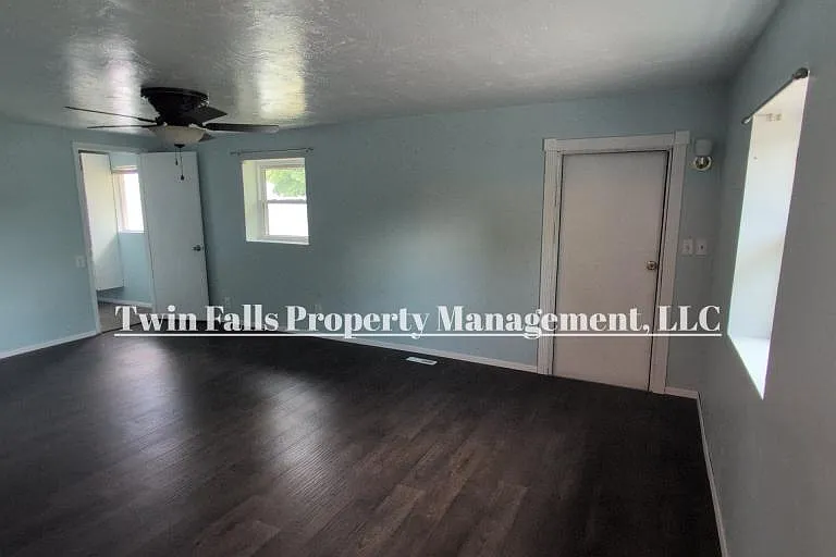 3073 Vickie Ln — Photo 23
