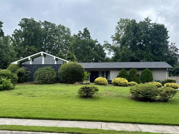 746 Hillwood Dr, Marietta, GA 30068