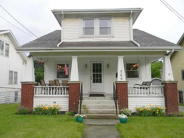 566 Courtland Ave photo 1