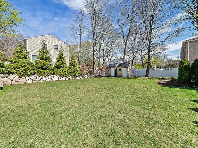 144 Linden St #2 — Photo 24