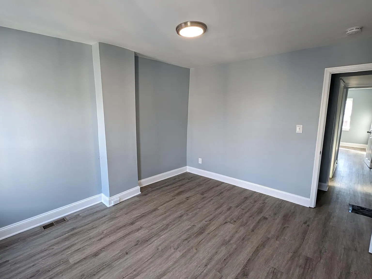 2 bed, 850 sqft, $1,700 — Photo 4