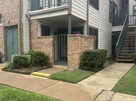 2300 Balsam Dr