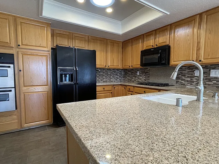 19106 Merion Dr — Photo 10