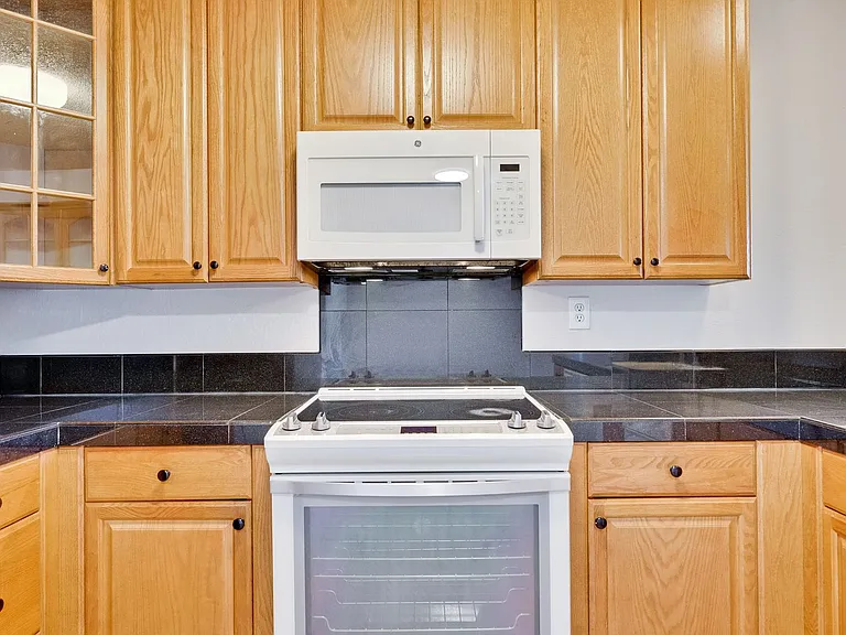 781 N Fair Oaks Ave #6 — Photo 13