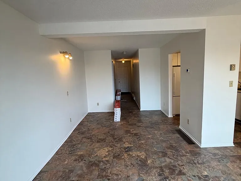 39 Coventry Cres — Photo 5