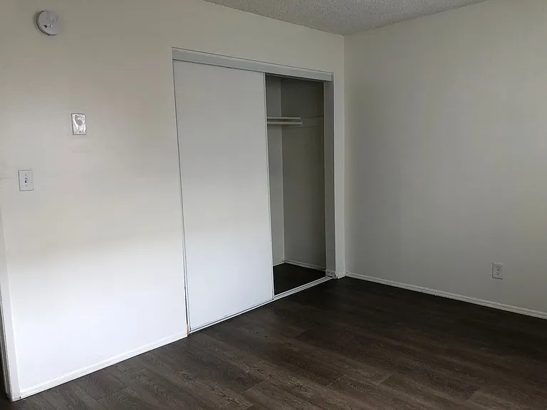 508 S Victoria Ave — Photo 12