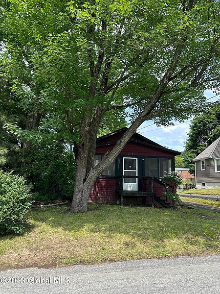 2nd image of 239. Pinehurst Avenue