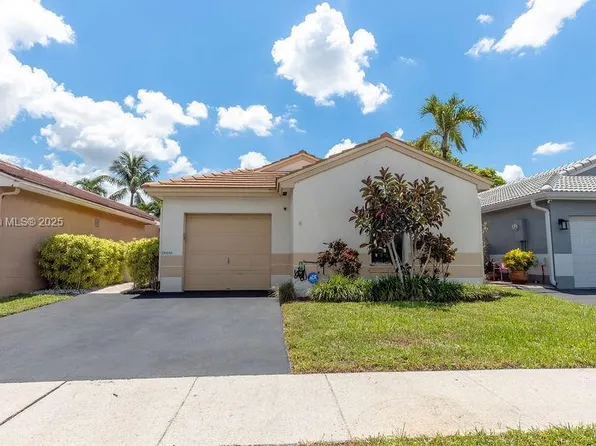 18446 NW 21st St, Pembroke Pines, FL 33029