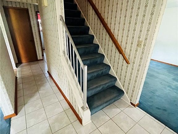 5th image of 421 Toledo Dr