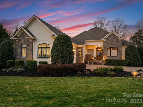 147 Shelburne Pl, Mooresville, NC 28117