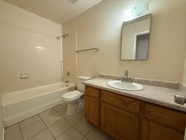 6141 E 40th Pl — Photo 12