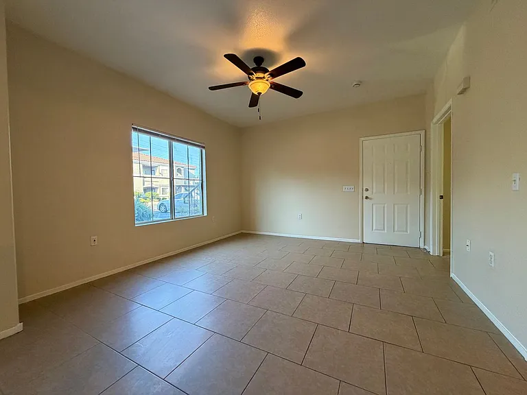 10245 S Maryland Pkwy #136 — Photo 5
