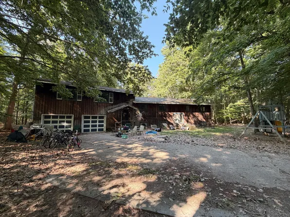 5154 W Lakewood Rd, Whitehall, MI 49461