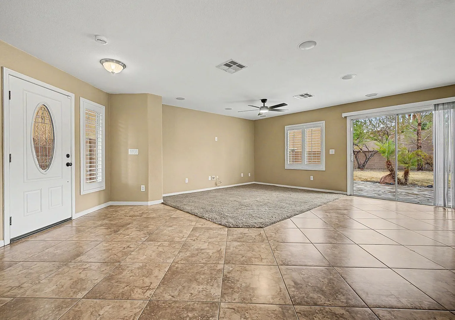 4-Bedroom home with RV Parking! — Photo 3