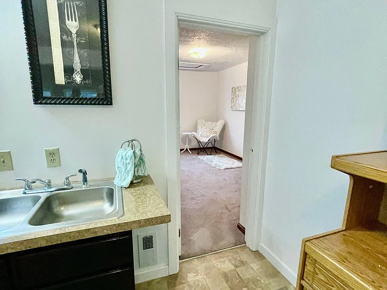 4450 Cynthia Dr — Photo 9