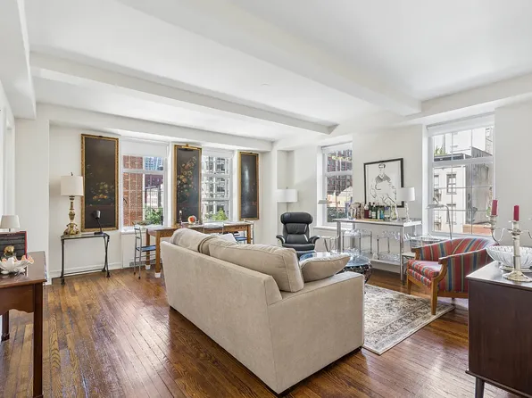 470 W 24th St APT 4B, New York, NY 10011