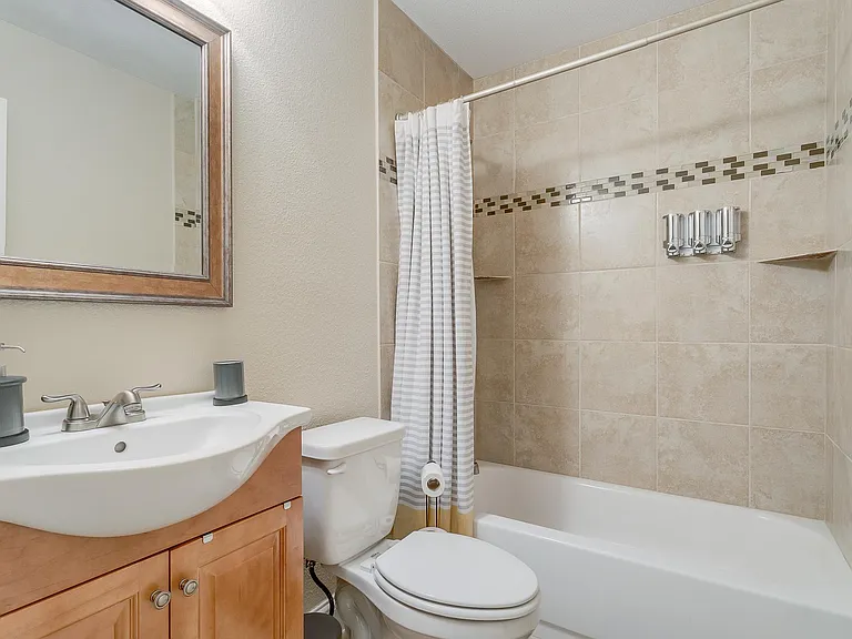 12005 Cromwell Dr — Photo 23