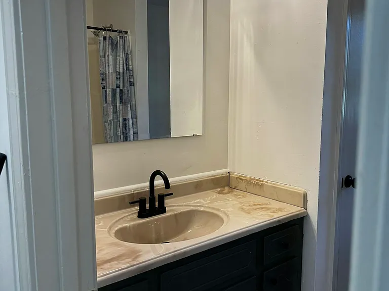 102 Busbee Ct — Photo 12