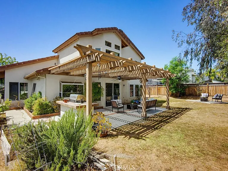 3731 Columbia Cir — Photo 32