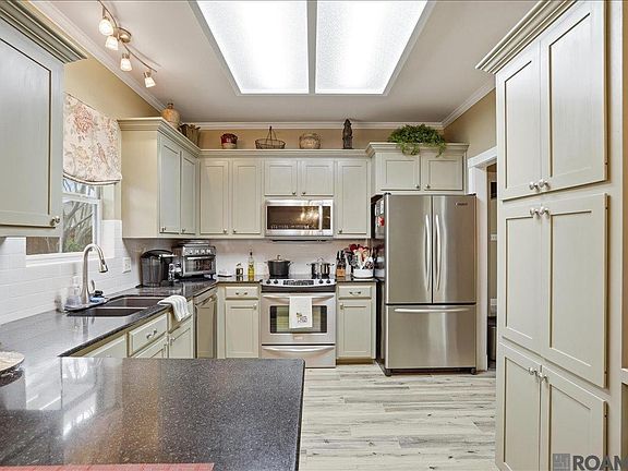 3rd image of 2140 Hunters Trail Dr