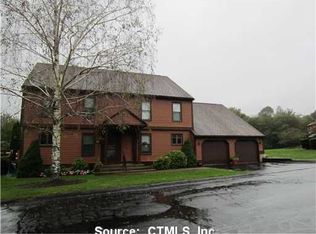 130 Colonial Hill Dr, Wallingford, CT 06492