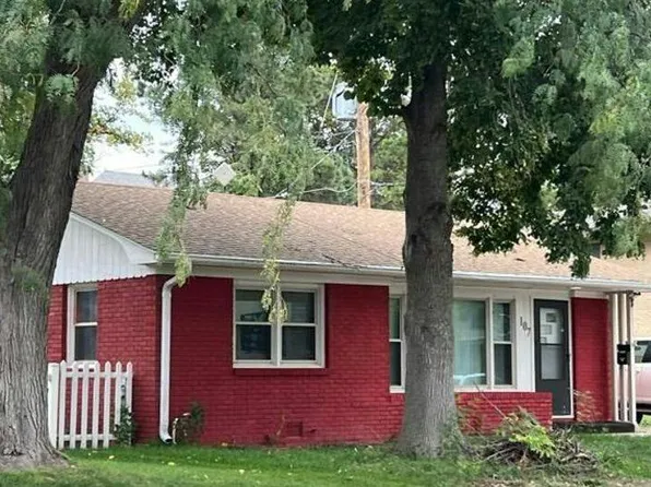 107 W 10th St, Lexington, NE 68850