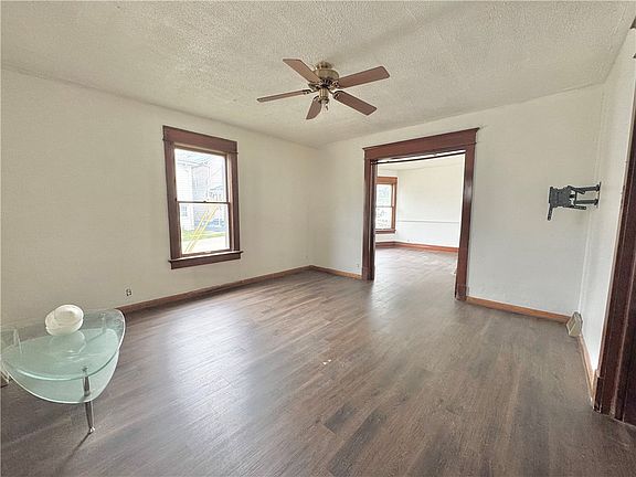 3rd image of 1101 Pollock Ave