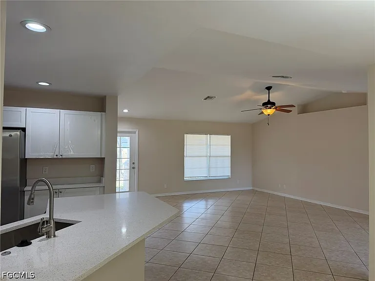 3527 NE 19th Pl — Photo 7
