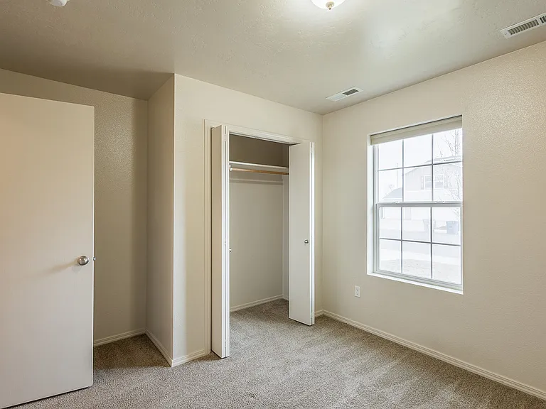 143 E Rose Lake Dr — Photo 30