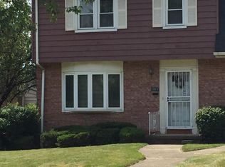 5844 Bear Creek Dr, Bedford Heights, OH