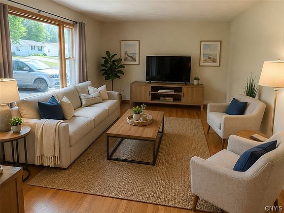 4th image of 4875 Thornwood Dr