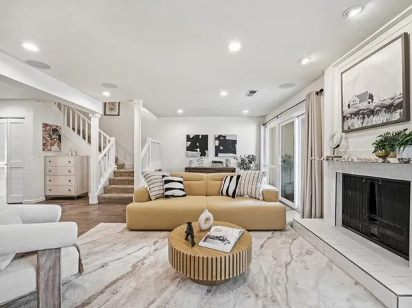 19124 Vineyard Ln, Saratoga, CA 95070
