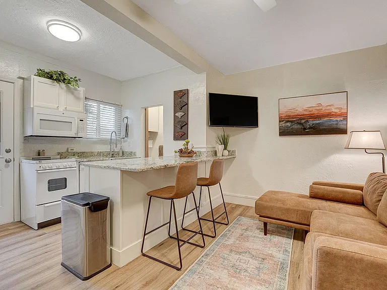 3916 Vegas Dr #1-A — Photo 3