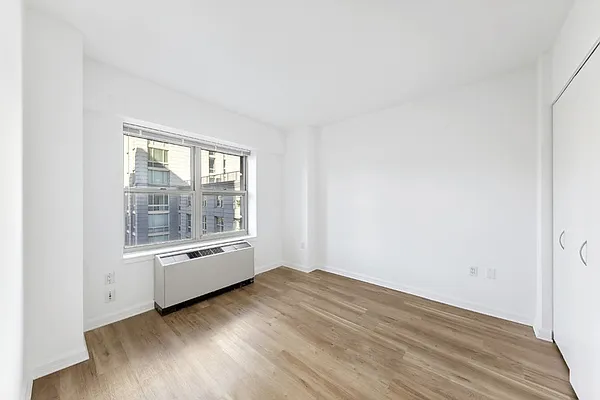 Rented by Greystar | media 4