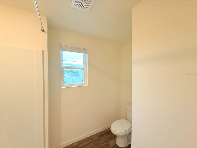 733 James Ct — Photo 31