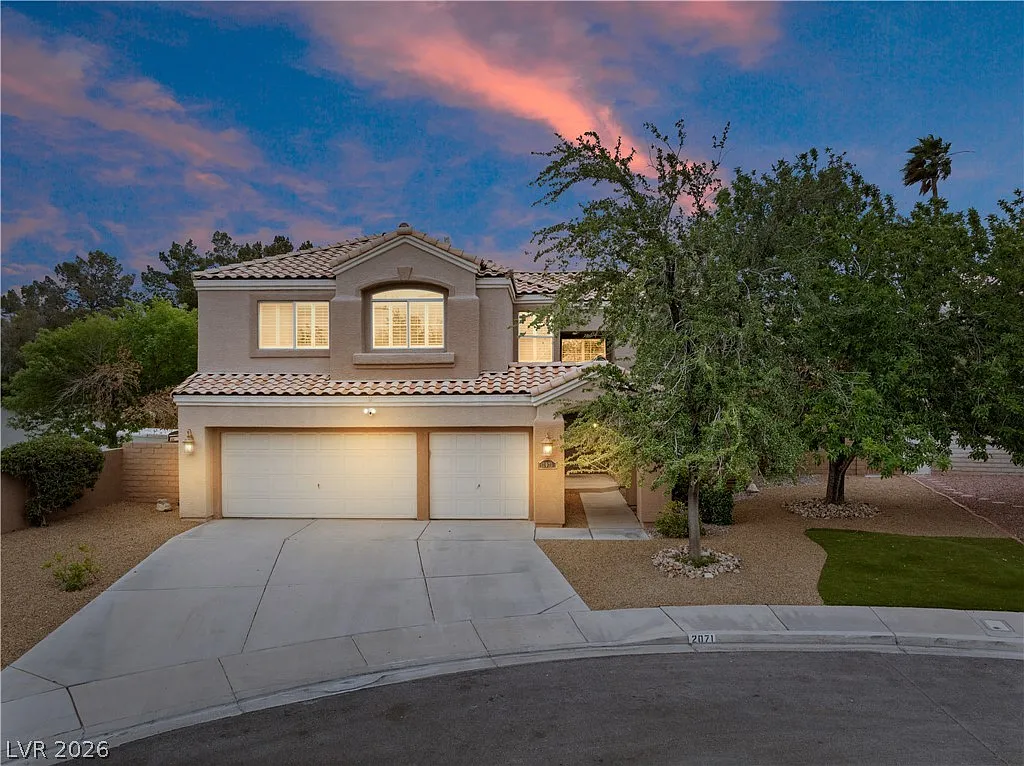 5 bed, 4.0 bath, 3425 sqft, $3,900 — Photo 1
